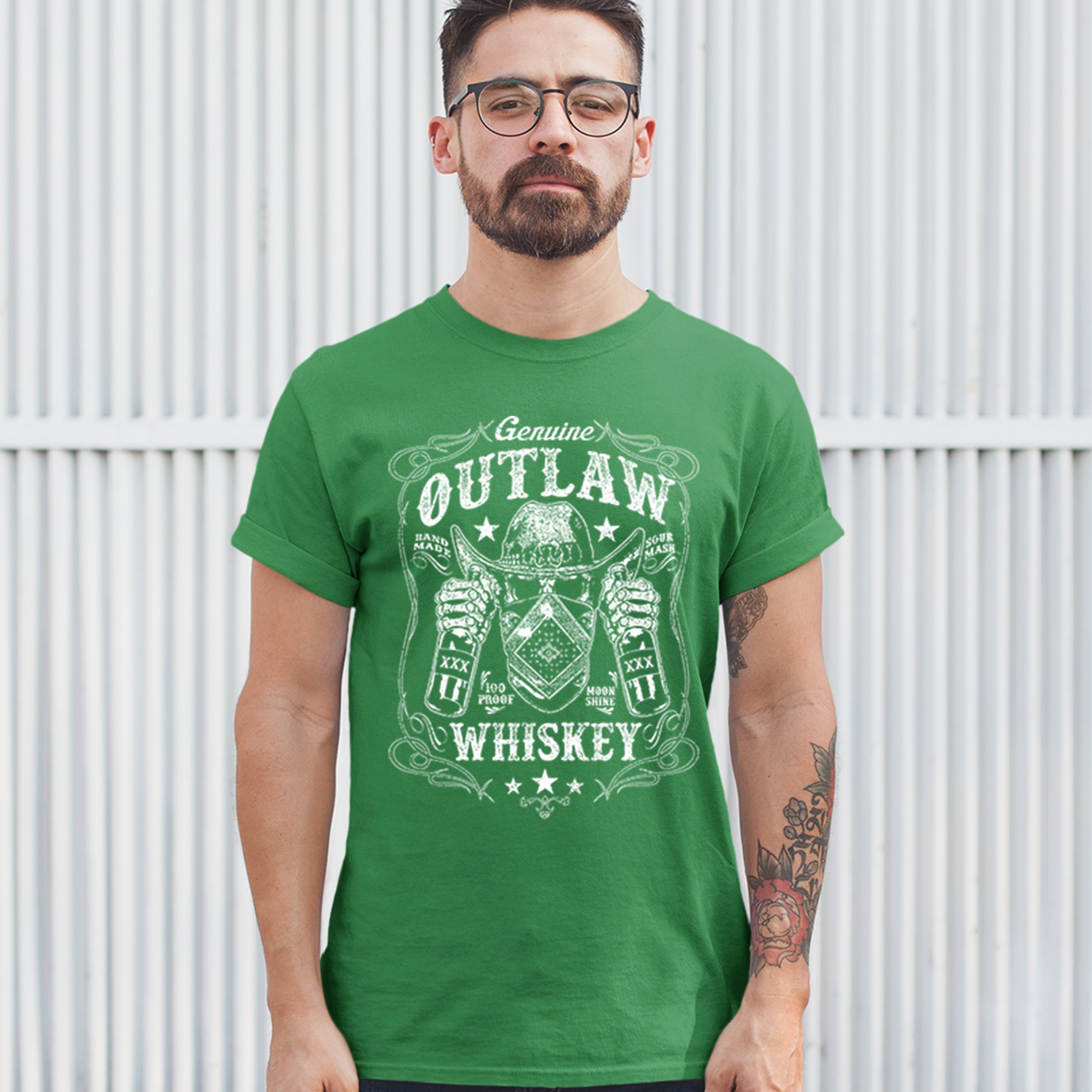 Genuine Outlaw Whiskey T-shirt XXX Sour Mash Moonshine Drinking Men's Tee - 第 29/57 張圖片