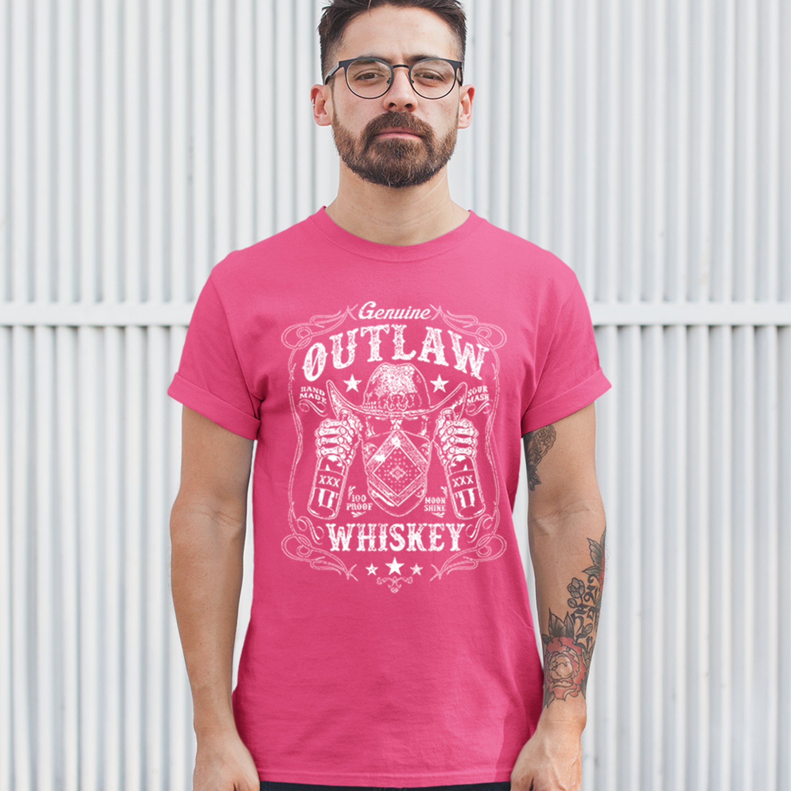 Genuine Outlaw Whiskey T-shirt XXX Sour Mash Moonshine Drinking Men's Tee - 第 13/57 張圖片