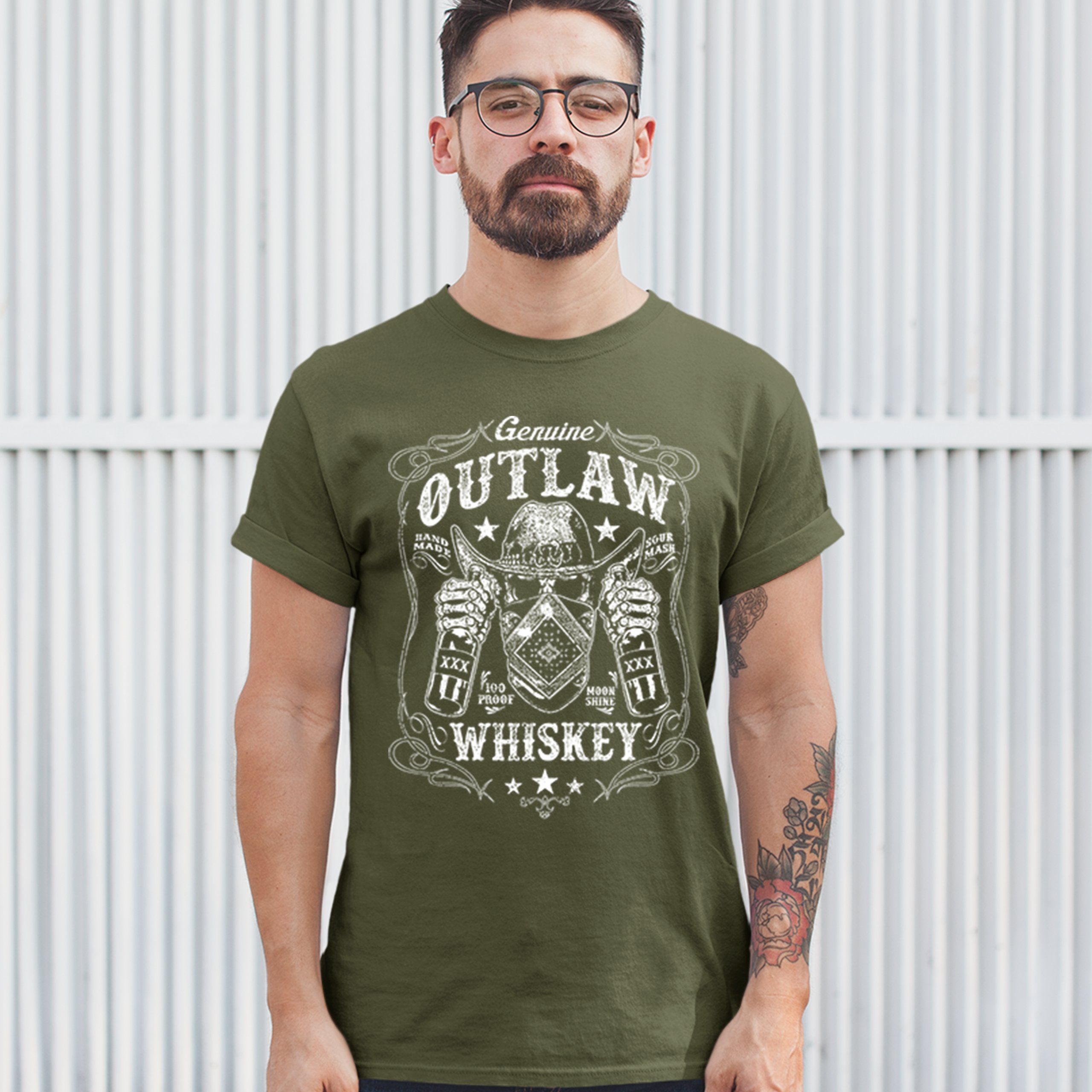 Genuine Outlaw Whiskey T-shirt XXX Sour Mash Moonshine Drinking Men's Tee - 第 49/57 張圖片