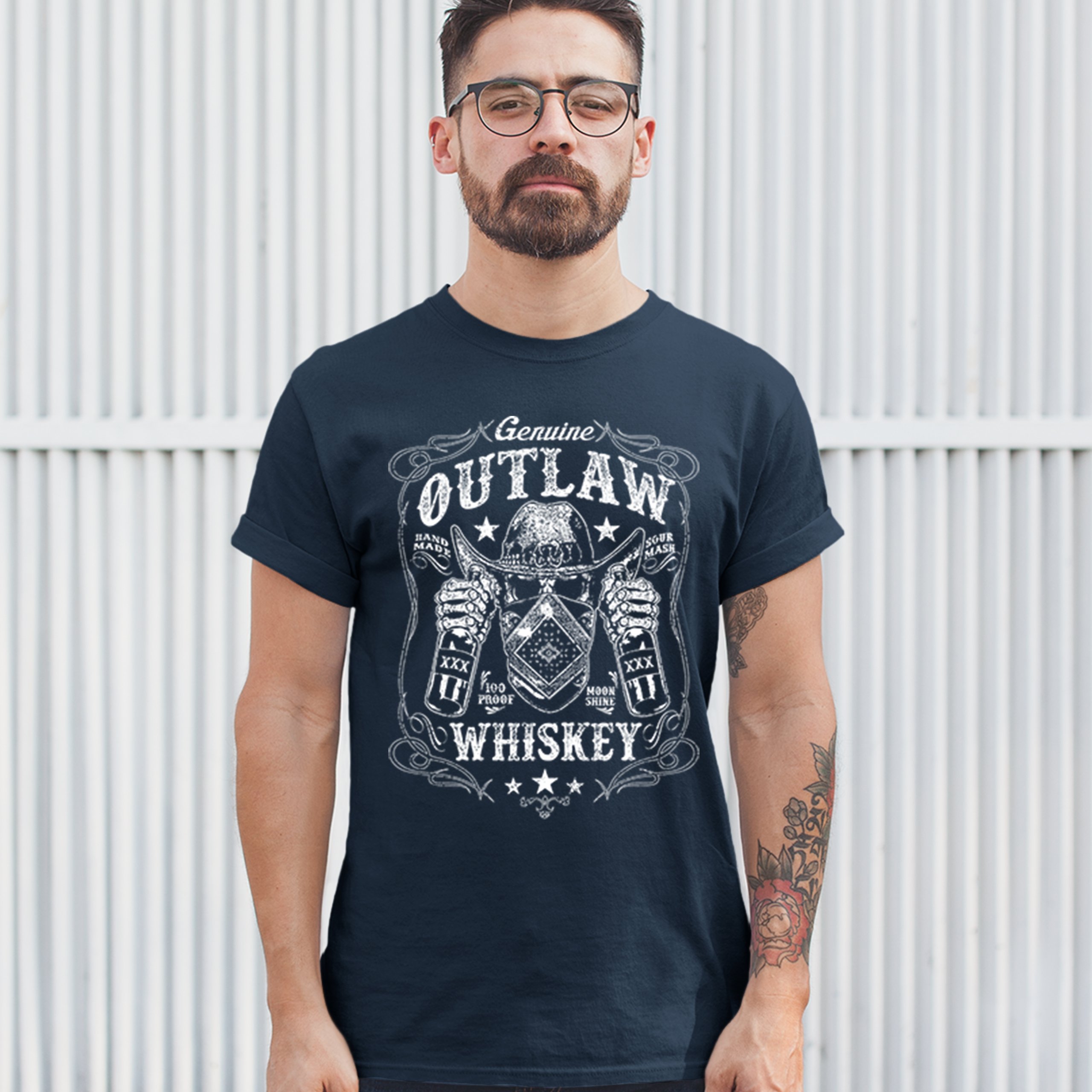 Genuine Outlaw Whiskey T-shirt XXX Sour Mash Moonshine Drinking Men's Tee - 第 25/57 張圖片