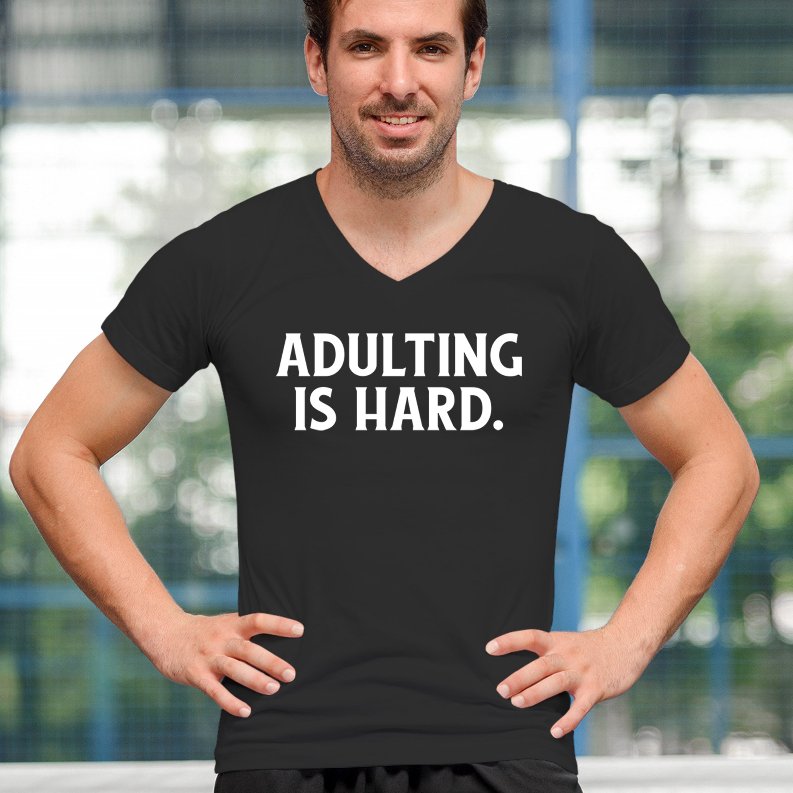 ALTRA T shirt scollo a V Adulting Is Hard maglietta divertente la vita adulta fa schifo Gen X Don't Grow Up